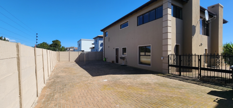 4 Bedroom Property for Sale in Parklands East Western Cape
